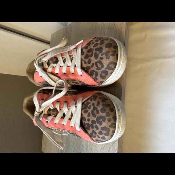 Treasure & Bond Leopard Print Sneakers - Size 4 - Picture 1 of 10